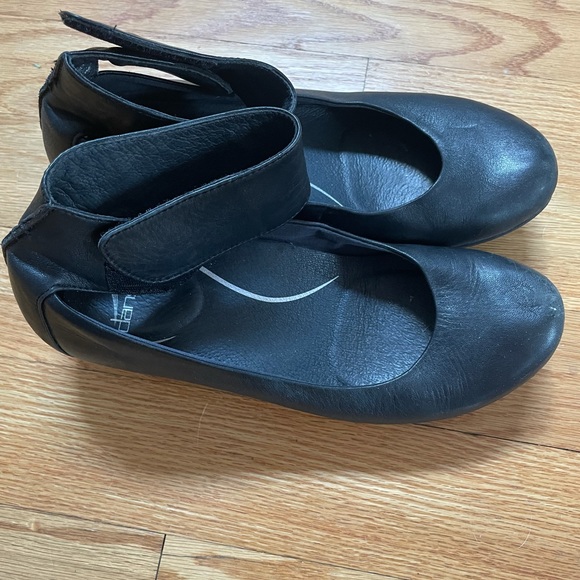 Black Dansko Velcro Ankle Mary Jane - Picture 5 of 6